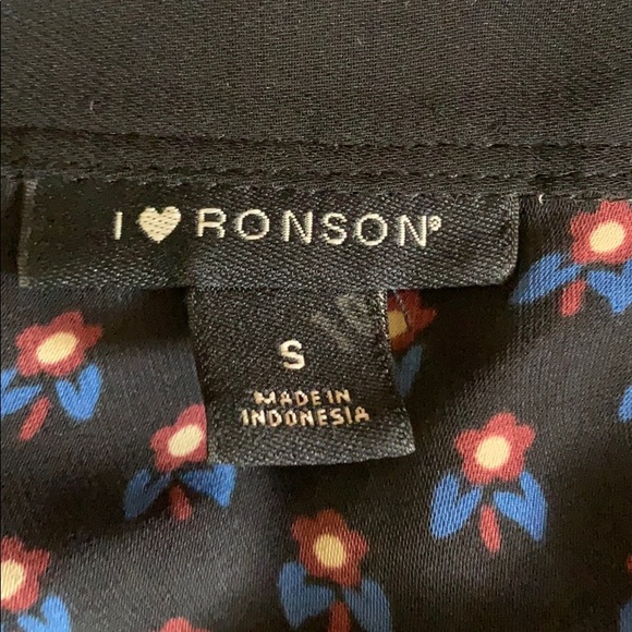 I love Ronson Long Sleeve Blouse Size S - Picture 4 of 4
